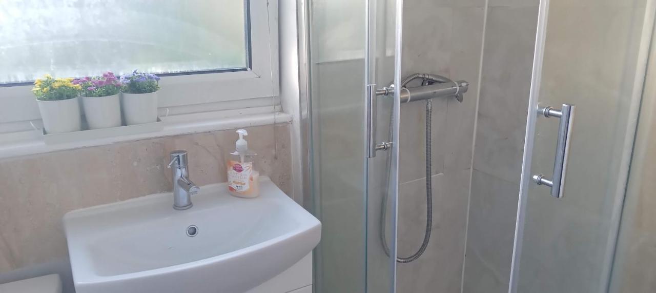 Comfortable Double Room London Exteriör bild